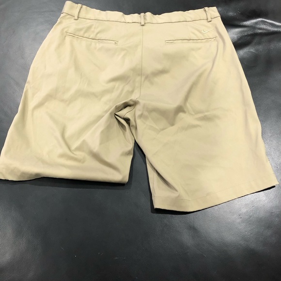 Men’s Nike Golf Shorts - Picture 2 of 2